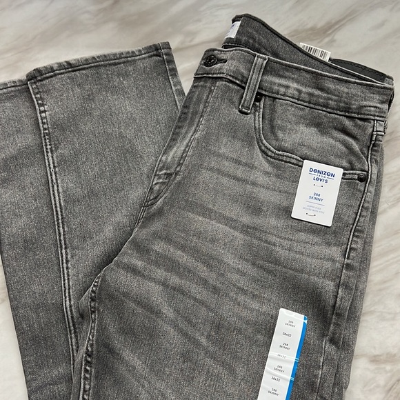 Mens Levi’s Jeans - Picture 3 of 3